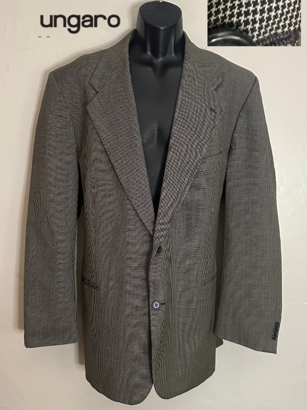 Ungaro Microplaid Blazer 44L Gently worn 100% wool 2 buttons Ventless 23" armpit
